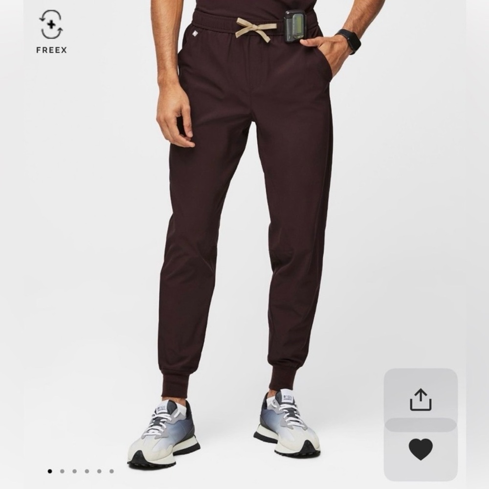 Figs Tansen Men’s Jogger Freex Jogger in Dark Fig.‎